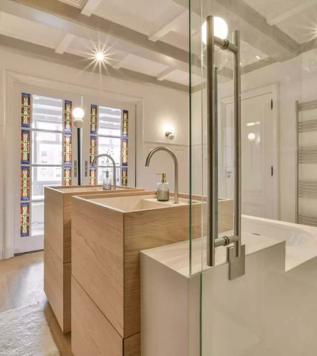 modern-bathroom-with-shower-bathtub-and-sink-2023-11-27-04-56-45-utc modern-bathroom-with-shower-bathtub-and-sink-2023-11-27-04-56-45-utc